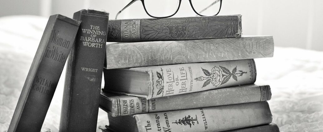 stack of books, vintage books, book-1001655.jpg